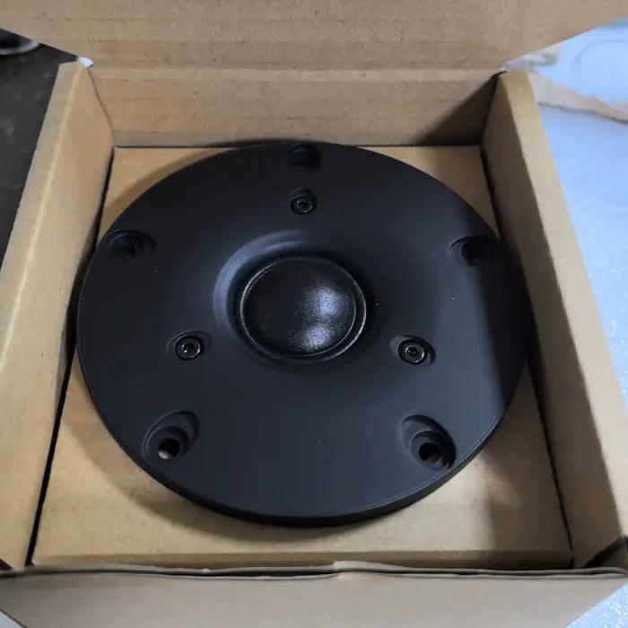 1 tweeter rond de 4 pouces à diaphragme en soie noire