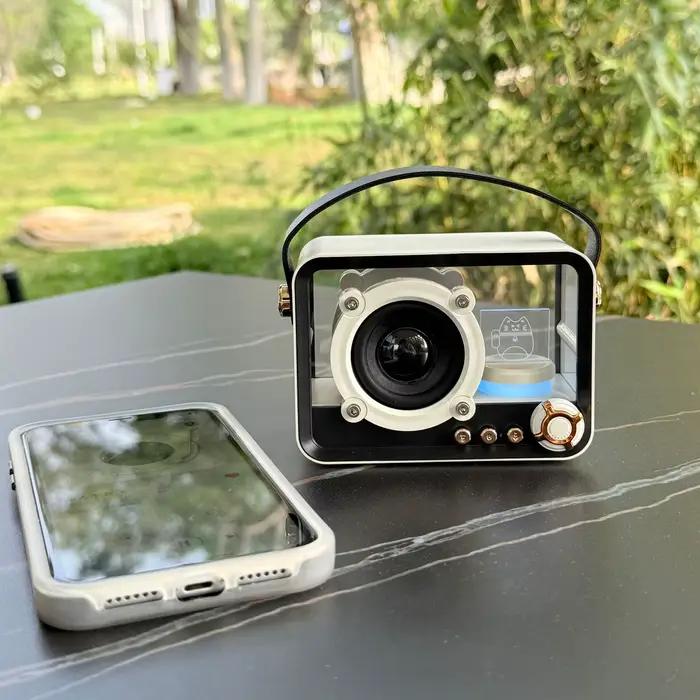 Haut-parleur sans fil transparent Mecha Bluetooth portable avec diaphragme de basses