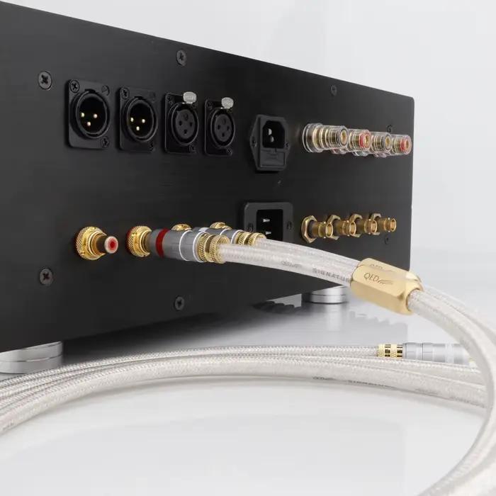 Câble d'amplificateur audio haute fidélité avec connecteurs RCA plaqués or