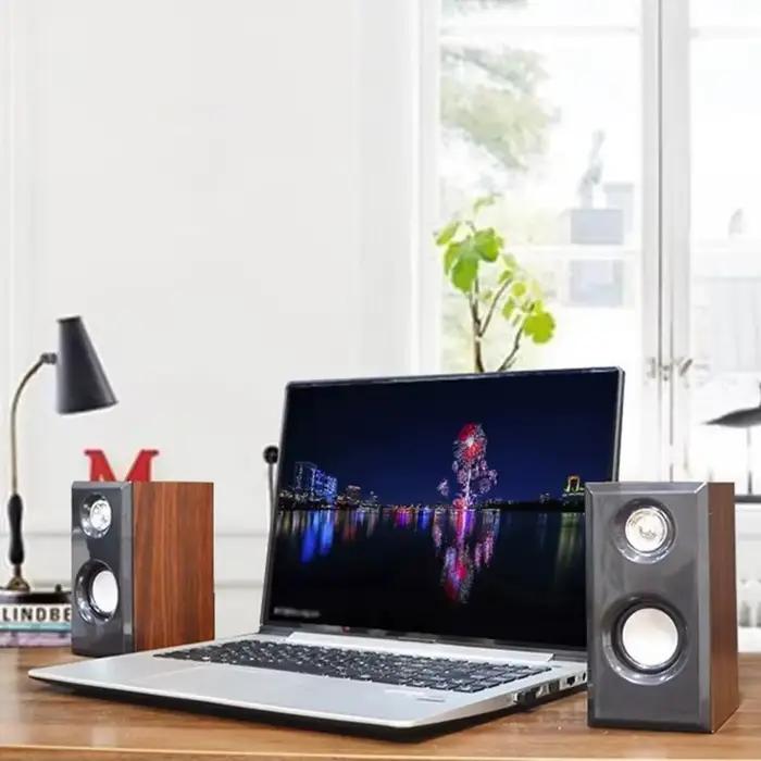 Haut-parleurs en bois alimenté par USB